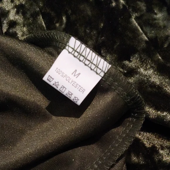Green Velvet Long Sleeve Dress * Size M - Picture 8 of 11